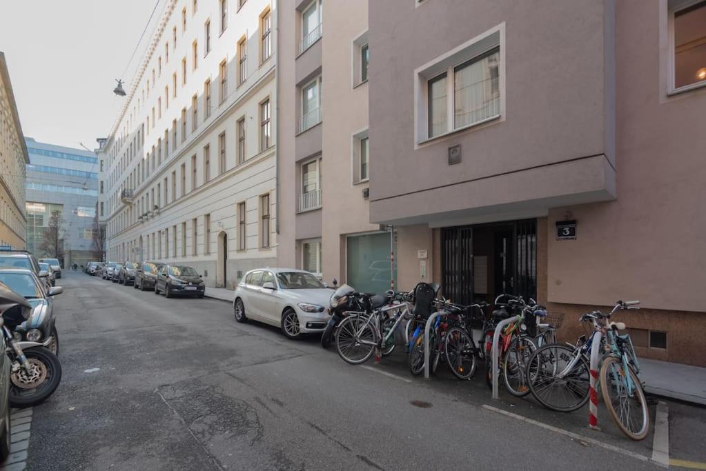 Ruhelage Im Zentrum Nahe Schottentor-Contactless Self-Check-In Vienna Exterior photo